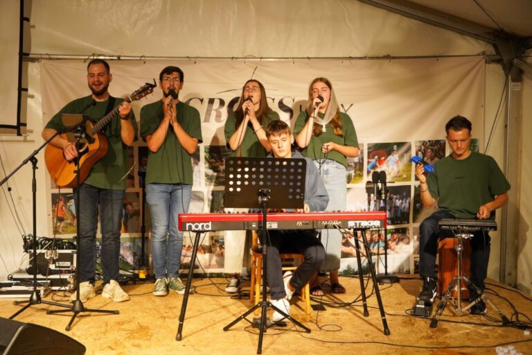 Atmosphere of music at Crossway Camp