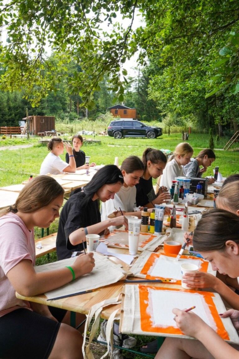Creative evenings at Crossway Camp